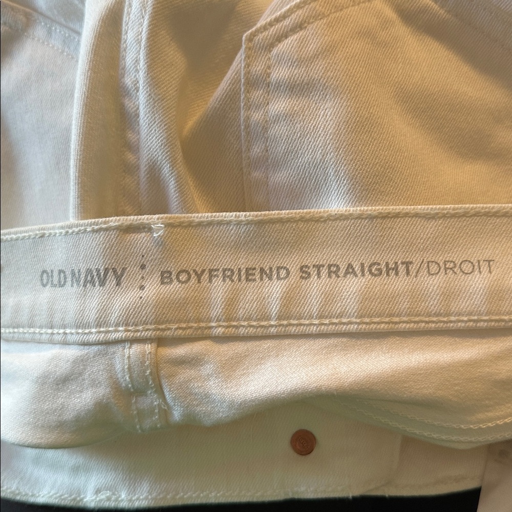 Old‎ Navy Bright White Boyfriend Straight Leg Jeans - Picture 6 of 8